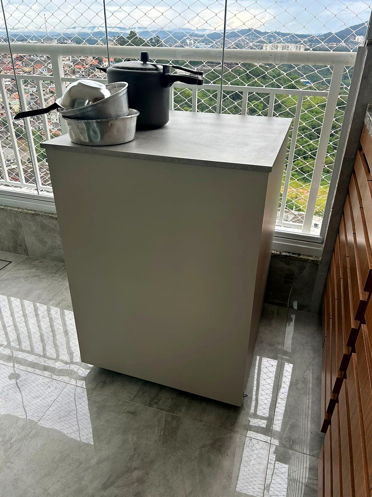 Bancada de apoio na varanda